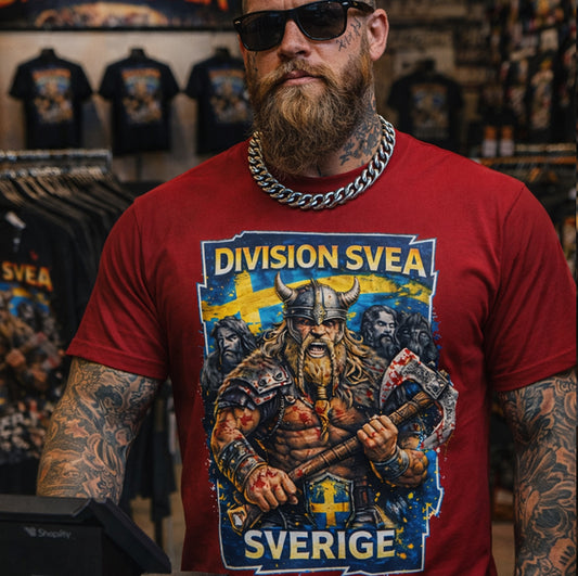 SVEA HJÄLTAR – Unisex Tee
